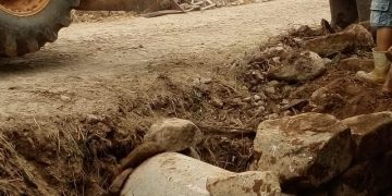 SECRETARIA DE OBRAS SEGUE RECUPERAÇÃO DE ESTRADAS