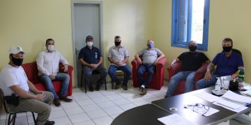 ADMINISTRAÇÃO MUNICIPAL PROMOVE REUNIÃO PARA ELABORAÇÃO DO PLANO DE FISCALIZAÇÃO PARA IMPLEMENTAÇÃO E CONTROLE NO ENFRENTAMENTO AO COVID-19
