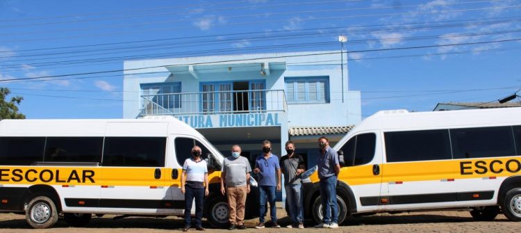 ADMINISTRAÇÃO MUNICIPAL DE TUNAS ADQUIRI DUAS VANS 0KM