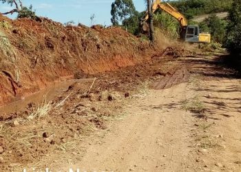 RECUPERAÇÃO DE ESTRADAS SEGUE SENDO REALIZADA NO INTERIOR DO MUNICÍPIO