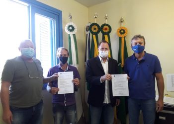 PREFEITO PAULO HENRIQUE REUTER RECEBE EMENDA PARLAMENTAR DO DEPUTADO FEDERAL HEITOR SCHUCH-PSB/RS