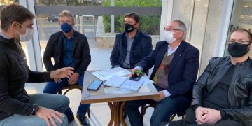 O PREFEITO PAULO HENRIQUE REUTER, SECRETÁRIO DE ADMINISTRAÇÃO CLAUCIDIO WENDEL, VEREADOR DOUGLAS BOHRER E O DR. JANRIER DE LORENA WENDEL ESTIVERAM EM AUDIÊNCIA COM DEPUTADO FEDERAL MARCIO BIOLCHI MDB EM PORTO ALEGRE