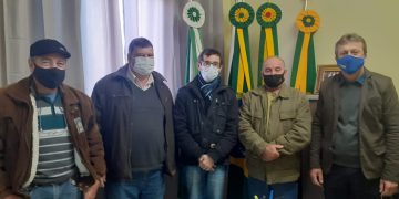 PREFEITO RECEBE A VISITA DE REPRESENTANTES DA COORDENADORIA REGIONAL DE CRUZ ALTA