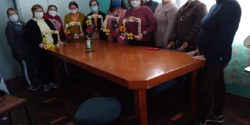 CRAS REINICIA ATIVIDADES COM PEQUENOS GRUPOS DE IDOSOS SALIENTANDO TODAS AS MEDIDAS E PREVENÇÕES DO COVID 19