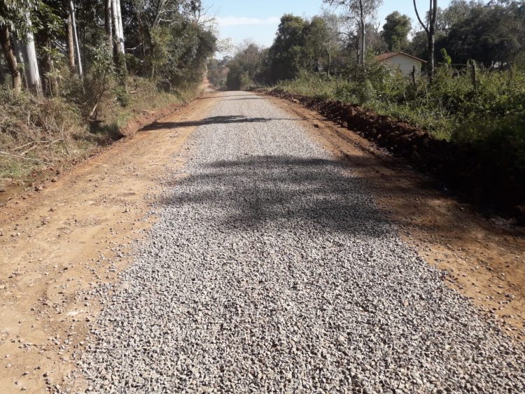 SECRETARIA DE OBRAS CONTINUA NA MELHORIA DAS ESTRADAS
