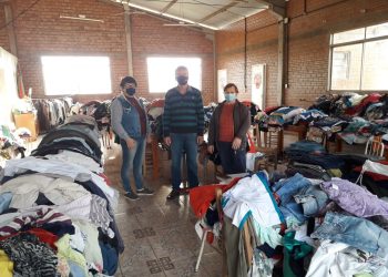 ADMINISTRAÇÃO MUNICIPAL E SECRETARIA DA ASSISTÊNCIA SOCIAL INICIAM ENTREGA DE AGASALHOS