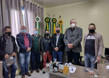 ADMINISTRAÇÃO MUNICIPAL RECEBE VISITA DE ASSESSOR DE DEPUTADO ESTADUAL