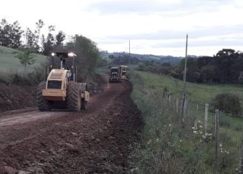 SECRETARIA DE OBRAS REALIZA MELHORIAS NA ESTRADA SAÍDA PARA ARROIO DO TIGRE