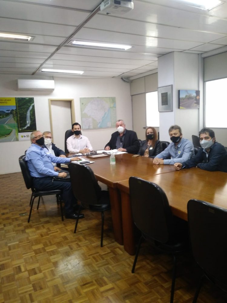 COMISSÃO ASFALTO JÁ TUNAS/JACUIZINHO, REALIZA VISITA AO DAER PARA VER ANDAMENTO DO PROJETO