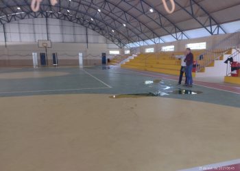 PREFEITO E SECRETÁRIO REALIZAM VISITA AO GINÁSIO MUNICIPAL PARA VER ANDAMENTO DE REFORMAS