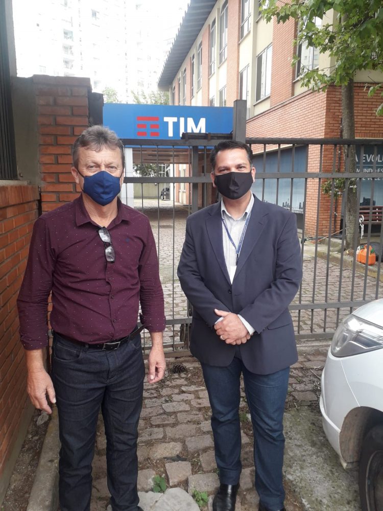 PREFEITO SOLICITA MELHORIAS NO SINAL DE TELEFONIA