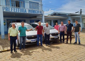 MUNICÍPIO DE TUNAS ADQUIRI 02 (DUAS) SPIN ANO 2021 MODELO 2022, AUTOMÁTICA O KM COM ORÇAMENTO 2021