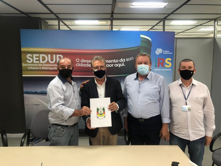 ASSINADO CONVÊNIO PARA OBRA DE PAVIMENTAÇÃO EM TUNAS