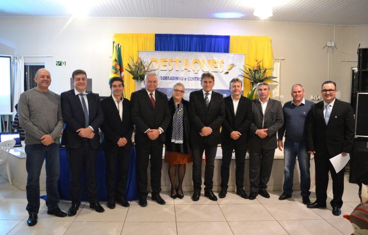 Município de Tunas tem Representantes em Jantar e homenagens aos agraciados dos DESTAQUES 2021 Região Centro Serra