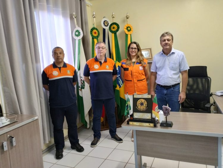 ADMINISTRAÇÃO MUNICIPAL DE TUNAS RECEBE DEFESA CIVIL DO ESTADO PARA ANALISAR DECRETO DE SITUAÇÃO DE EMERGÊNCIA