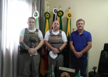 CAPITÃO E TENENTE DA BRIGADA MILITAR VISITAM O MUNICÍPIO DE TUNAS