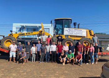 MUNICÍPIO DE TUNAS É CONTEMPLADO COM MOTONIVELADORA NOVA.
