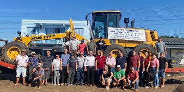 MUNICÍPIO DE TUNAS É CONTEMPLADO COM MOTONIVELADORA NOVA.