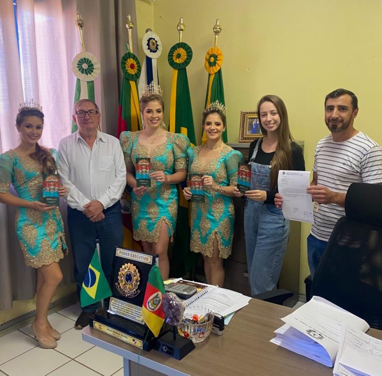 PREFEITURA DE TUNAS RECEBE VISITA DO COORDENADOR DA FEIRA XII EXPOCABRAIS E SOBERANAS.