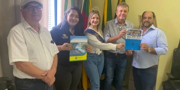 PREFEITURA DE TUNAS RECEBE VISITA DA COMITIVA DE SALTO DO JACUÍ.