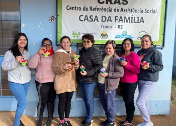 CRAS, juntamente com a Assistência Social, prestaram uma singela homenagem às mulheres do nosso Município.