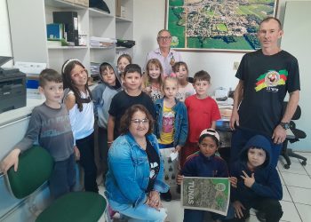 PREFEITURA DE TUNAS RECEBE VISITA DE ALUNOS.