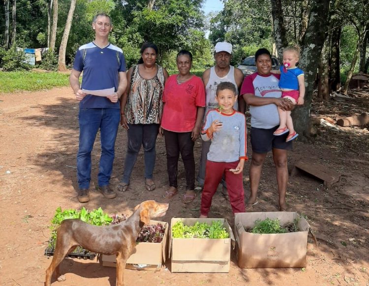 SECRETARIA DA SAÚDE ENTREGA KITS PARA FAMÍLIAS QUILOMBOLAS DE TUNAS.