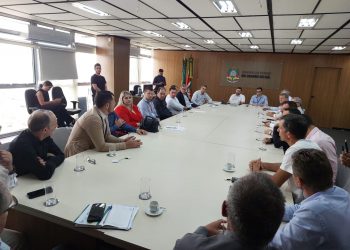 COMITIVA DE TUNAS E JACUIZINHO PARTICIPAM DE AUDIÊNCIA COM VICE GOVERNADOR EM PORTO ALEGRE.