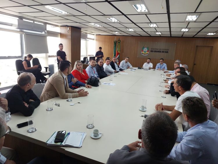 COMITIVA DE TUNAS E JACUIZINHO PARTICIPAM DE AUDIÊNCIA COM VICE GOVERNADOR EM PORTO ALEGRE.