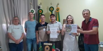 Entrega de Plano Operativo 2024 e Relatório 2023 do Escritório Municipal da Emater/RS-Ascar de Tunas a Administração Municipal com ABRAGÊNCIA E PÚBLICO ASSISTIDO PELA ASSISTÊNCIA TÉCNICA E EXTENSÃO RURAL E SOCIAL – ATERS