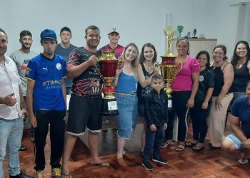 ASSOCIAÇÃO DE JUVENTUDE RURAL DE TUNAS RECEBE PARABENIZAÇÕES POR CONQUISTAS REGIONAIS EM 2023.