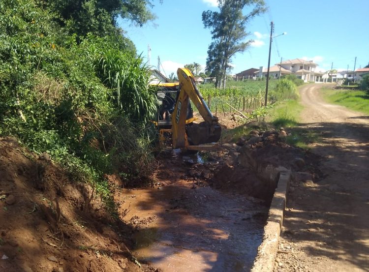 MELHORIAS EM PONTES DO MUNICÍPIO.