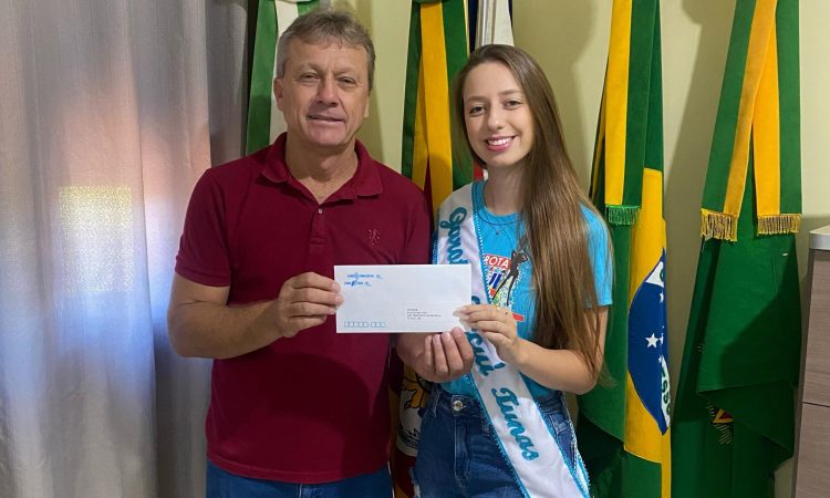 PREFEITO RECEBE REPRESENTANTE DE TUNAS NA FINAL DO GAROTA JACUÍ 2023.