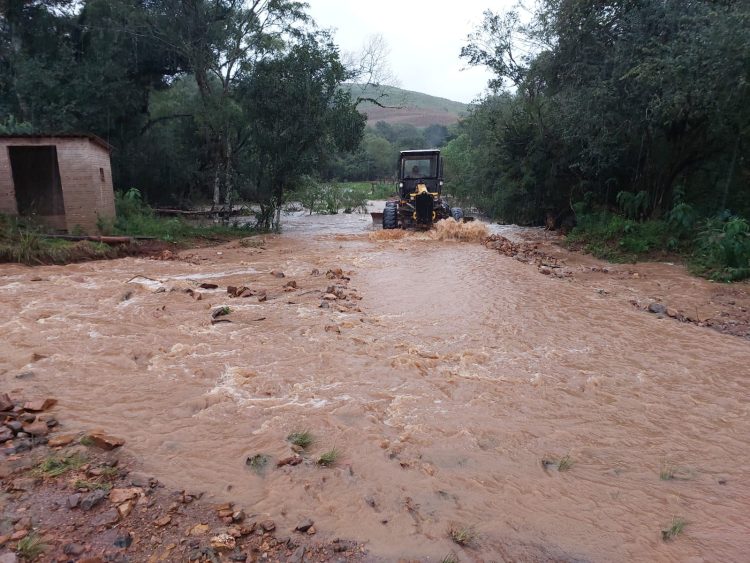AÇÕES DE RESPOSTA A ENCHENTE.