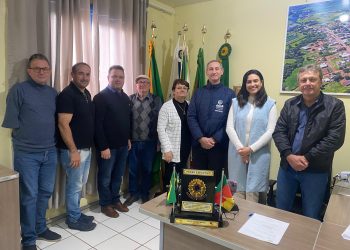 DEFENSORA PÚBLICA DE ARRORIO DO TIGRE VISITA TUNAS.