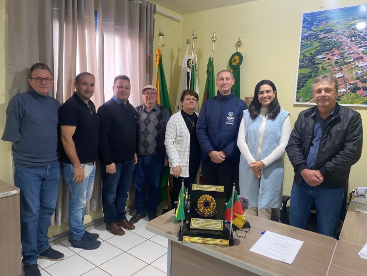 DEFENSORA PÚBLICA DE ARRORIO DO TIGRE VISITA TUNAS.