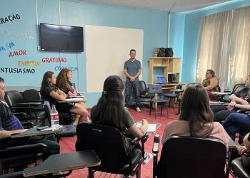 PALESTRA SOBRE APRESENTAÇÃO CIENTÍFICA.