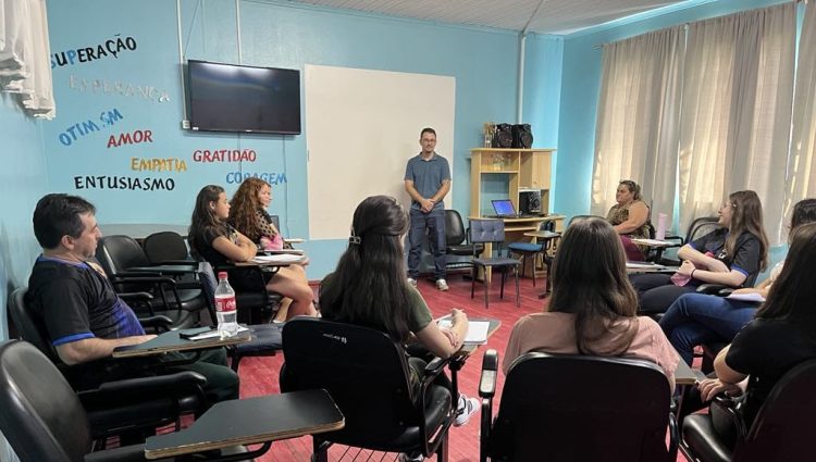 PALESTRA SOBRE APRESENTAÇÃO CIENTÍFICA.