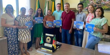 ENTREGA DOS CERTIFICADOS SELO OURO (Selo Nacional Compromisso com a Alfabetização).