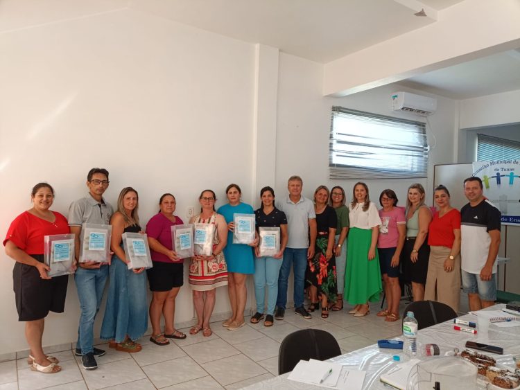 GESTÃO DEMOCRÁTICA DAS ESCOLAS MUNICIPAIS