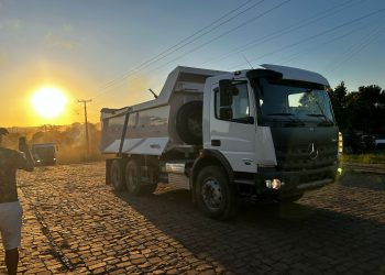 PREFEITURA MUNICIPAL DE TUNAS ADQUIRI DOIS CAMINHÕES 0KM.