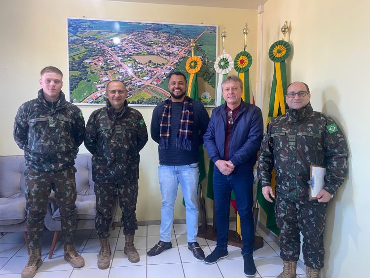 VISITA DO POSTO DE RECRUTAMENTO E MOBILIZAÇÃO DO EXERCÍTO DE SANTA MARIA-RS (PRM 03/005 – CMDO 3ª) EM TUNAS.