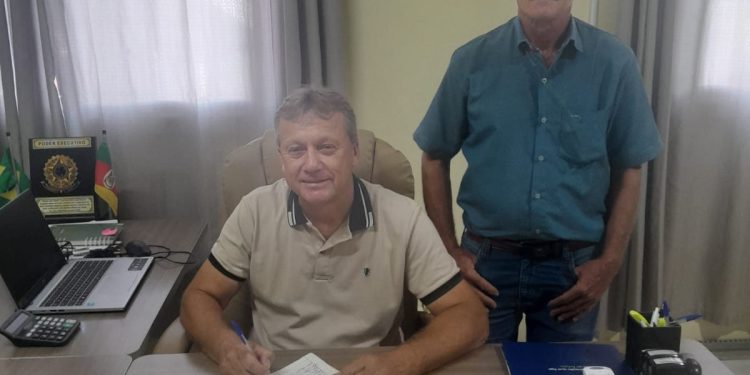 TRANSMISSÃO DE CARGO.