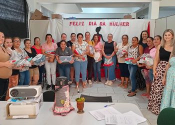 Secretaria de Educação realiza entrega de Equipamentos de Proteção Individual (EPIs) para servidores da rede municipal